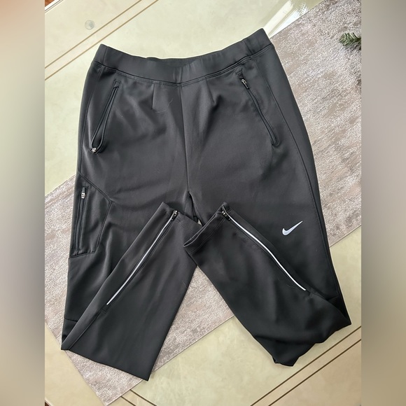 Nike Women’s Joggers - Picture 9 of 16